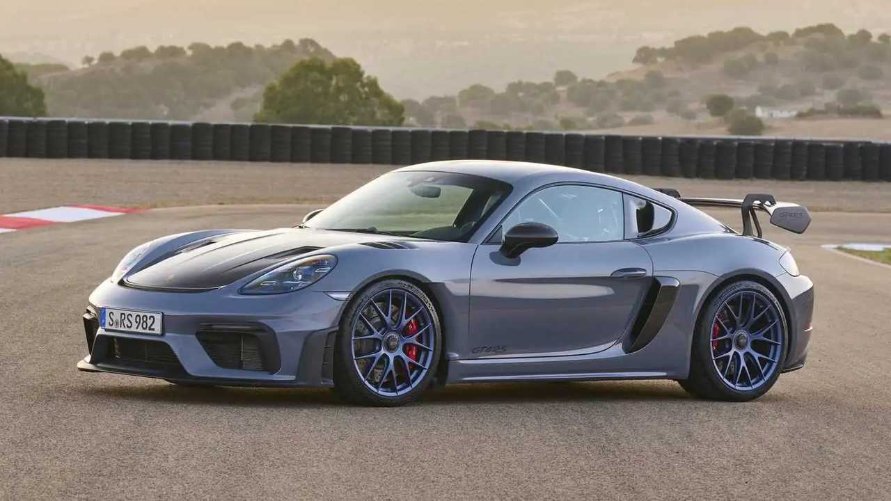 2022-porsche-718-cayman-gt4-rs